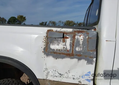 2000 Ford F-250 Lariat/Xl/Xlt from USA, damaged, VIN 1FTNX21F3YED10819